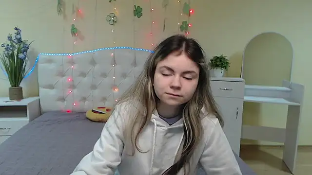 Snapshot of TinaRedly chatting on March 22, 2025, 6:03 pm TinaRedly online show from March 22, 2025, 6:03 pm