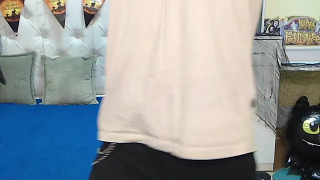 TinaRedly online show from October 21, 2025, 6:08 pm