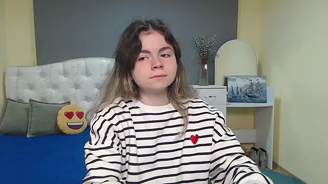 TinaRedly online show from November 6, 2025, 12:06 pm