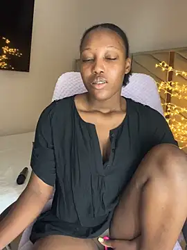 kellya  online show from October 18, 2025, 12:24 am