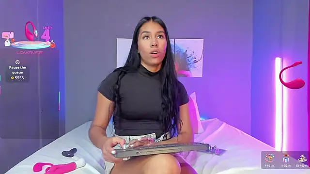 Snapshot of MadissonShakur chatting on October 7, 2025, 5:21 pm MadissonShakur online show from October 7, 2025, 5:21 pm