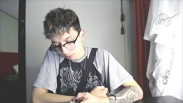  Thomas hot  online show from December 20, 2024, 7:50 pm
