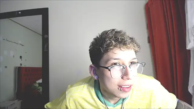  Thomas hot  online show from December 22, 2024, 11:20 pm