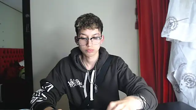  Thomas hot  online show from December 24, 2024, 2:10 am