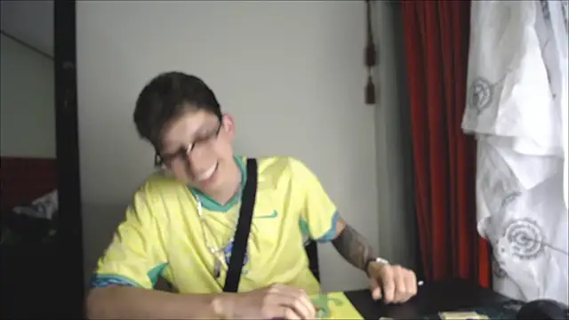  Thomas hot  online show from December 27, 2024, 12:39 am