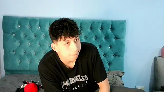  Thomas hot  online show from January 8, 2026, 4:37 am