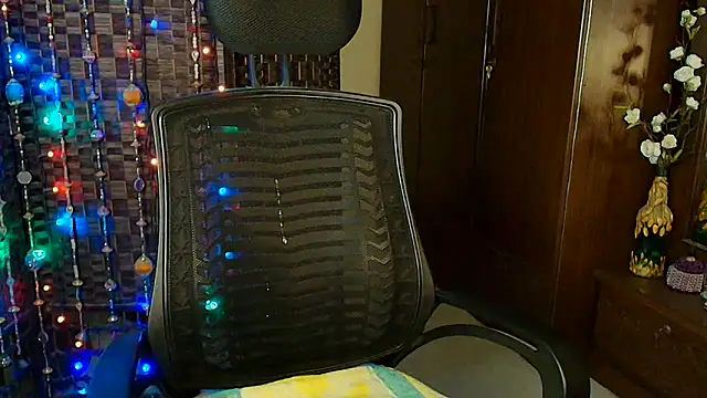 Snapshot of Hotty__Baby chatting on October 8, 2025, 6:05 pm Hotty  Baby online show from October 8, 2025, 6:05 pm