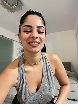 Snapshot of _adelle chatting on January 5, 2025, 11:37 am adelle online show from January 5, 2025, 11:37 am