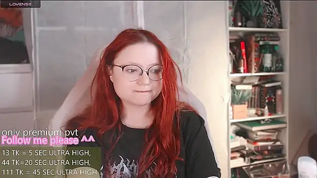 Snapshot of me__hanna chatting on May 4, 2026, 2:29 am me hanna online show from May 4, 2026, 2:29 am