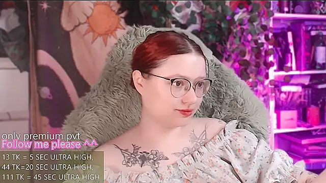 Snapshot of me__hanna chatting on June 6, 2026, 3:44 am me hanna online show from June 6, 2026, 3:44 am