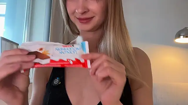 hereandnows  online show from December 5, 2025, 5:38 am