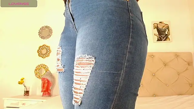 lilit kyteler online show from January 8, 2025, 7:45 pm