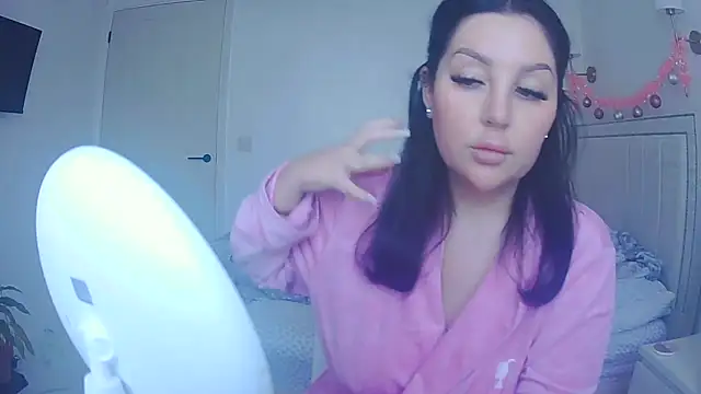 magical mia online show from December 19, 2025, 12:56 pm