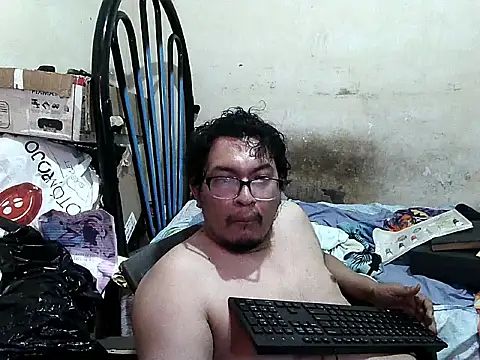 Snapshot of gocuzero chatting on October 5, 2025, 9:13 pm gocuzero online show from October 5, 2025, 9:13 pm