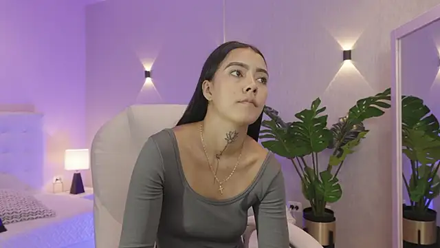 miagomezweb1 online show from November 27, 2025, 2:52 pm