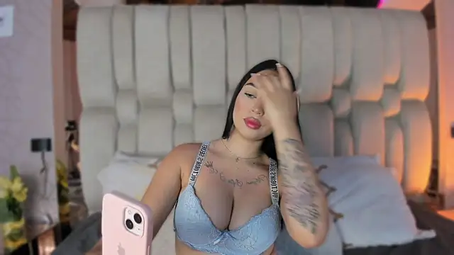 AnthonellaSweet online show from October 21, 2025, 11:44 am