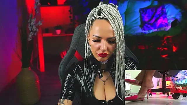 MonicaMaxwel online show from February 10, 2025, 3:10 pm