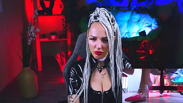 MonicaMaxwel online show from February 10, 2025, 6:13 pm