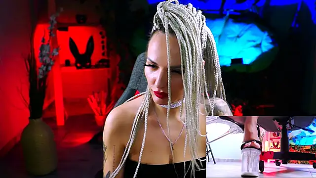 MonicaMaxwel online show from February 25, 2025, 2:44 pm