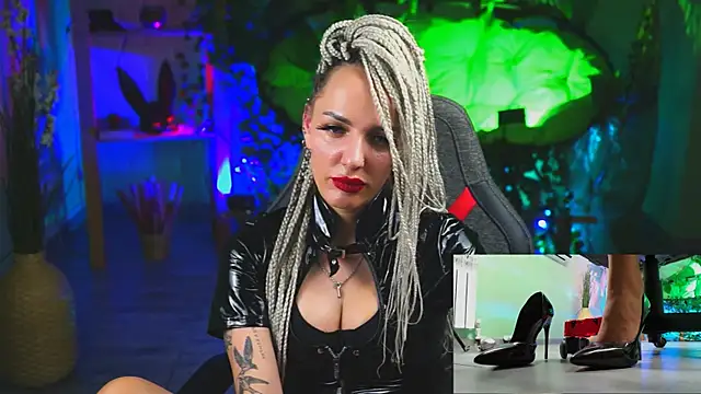 MonicaMaxwel online show from March 3, 2025, 6:33 pm