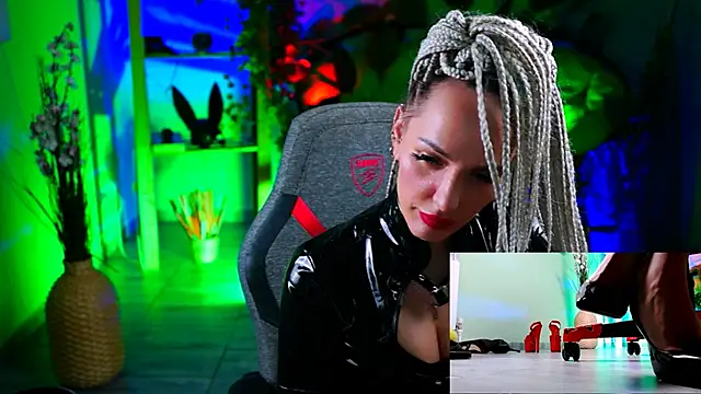 MonicaMaxwel online show from March 16, 2025, 9:16 pm