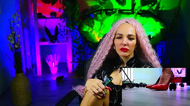 MonicaMaxwel online show from March 22, 2025, 5:52 pm