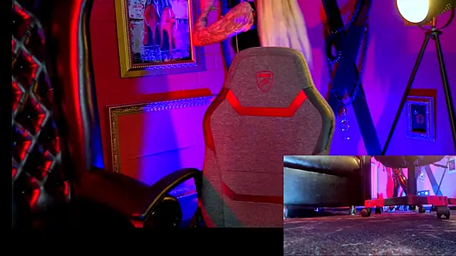 MonicaMaxwel online show from March 14, 2026, 10:21 am