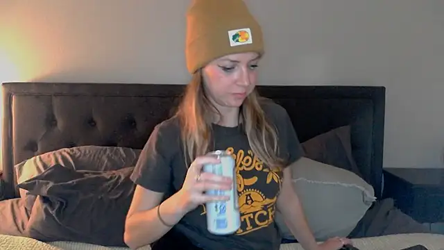 molly witha chance online show from February 22, 2025, 4:40 am