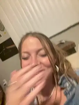 molly witha chance online show from September 21, 2025, 9:55 am