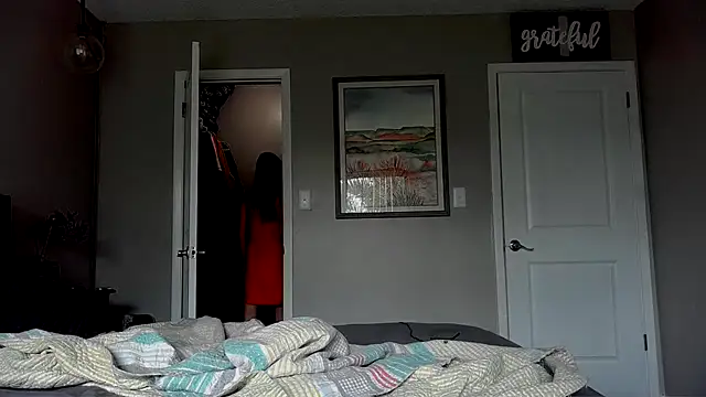 molly witha chance online show from October 9, 2025, 5:11 pm