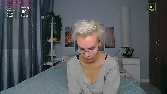 HelgaHimmell online show from December 17, 2024, 10:22 pm