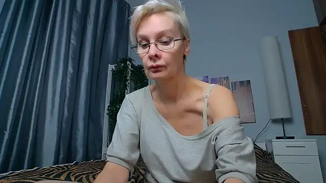 HelgaHimmell online show from February 3, 2025, 7:18 am