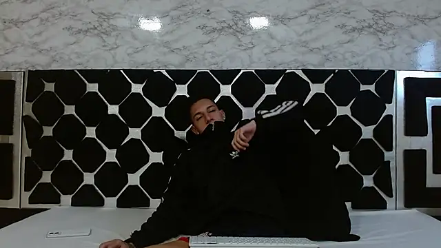 thiago19s online show from February 13, 2025, 9:49 pm