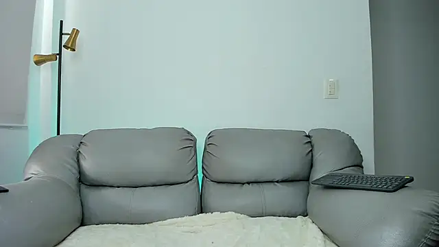 bellacarolainnn online show from June 7, 2026, 6:44 pm