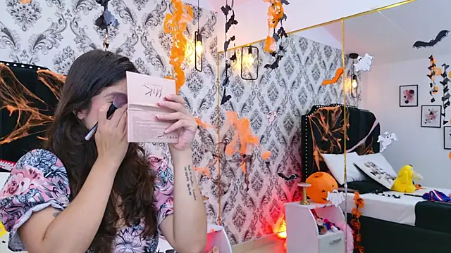 LexaDeRusso online show from October 24, 2025, 7:43 pm