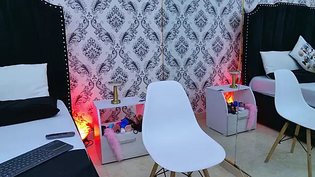 LexaDeRusso online show from November 3, 2025, 7:59 pm