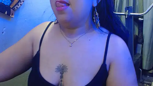 CanelaCollins online show from April 19, 2026, 2:22 am