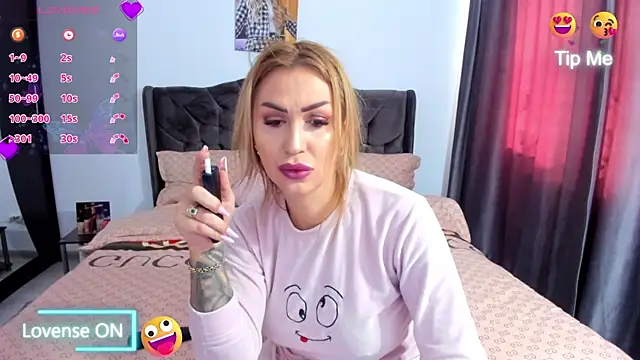 GlossyDiamondX online show from February 22, 2026, 8:35 am