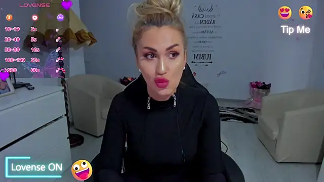 GlossyDiamondX online show from March 28, 2026, 10:26 am