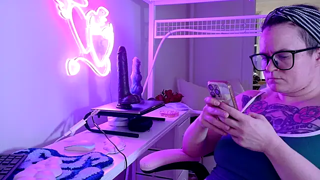 quinnmariexo online show from February 19, 2026, 11:12 pm