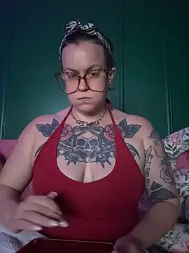 quinnmariexo online show from April 19, 2026, 1:38 am