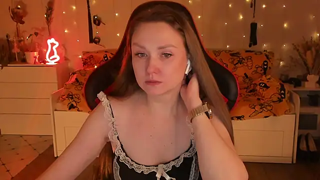 desperatehousewife   online show from November 15, 2025, 5:42 pm