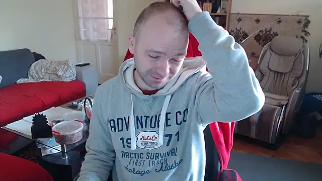 Snapshot of RealManHaveHairy chatting on February 19, 2025, 6:33 am RealManHaveHairy online show from February 19, 2025, 6:33 am