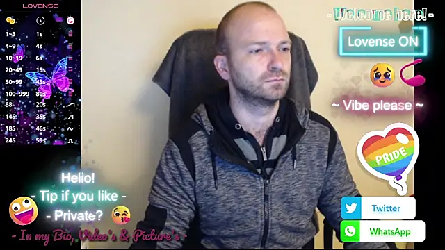 Snapshot of RealManHaveHairy chatting on September 26, 2025, 6:23 pm RealManHaveHairy online show from September 26, 2025, 6:23 pm
