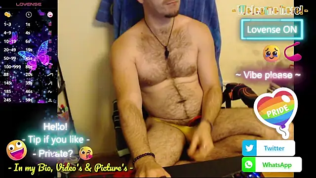Snapshot of RealManHaveHairy chatting on October 14, 2025, 4:08 pm RealManHaveHairy online show from October 14, 2025, 4:08 pm