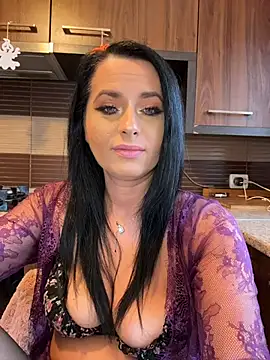 Hotmomcheckk  online show from January 7, 2026, 10:29 am