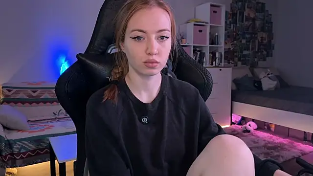 LinaWitch online show from October 14, 2025, 8:26 am