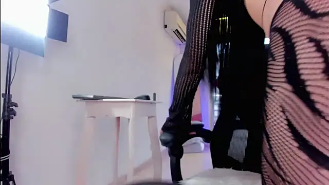 JEANNA DREAMS online show from June 9, 2026, 7:14 pm