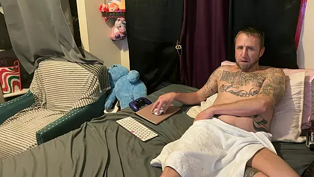 SexyDaddy303666 online show from March 21, 2026, 4:17 am