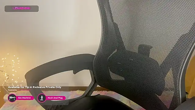 Snapshot of Tashaa chatting on December 4, 2024, 1:36 am Tashaa online show from December 4, 2024, 1:36 am